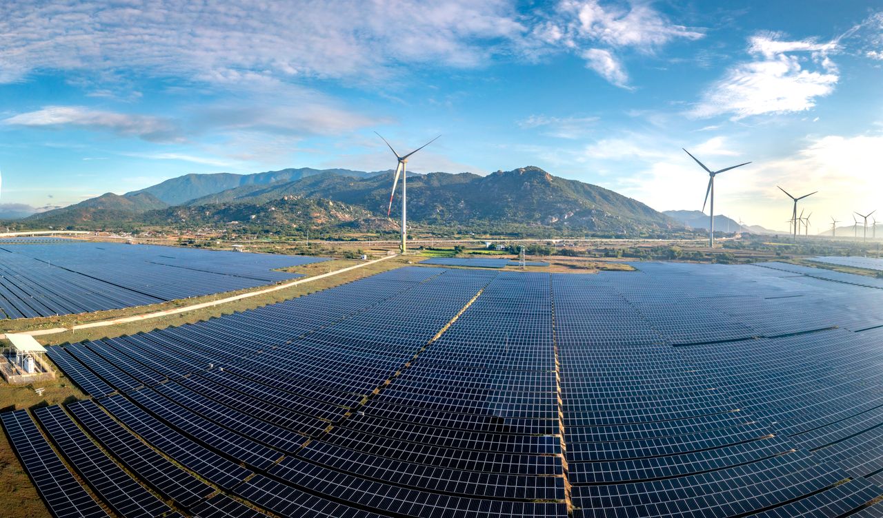 The Grid Bottleneck: What the IRP 2025 Really Says About South Africa’s Transmission Challenge